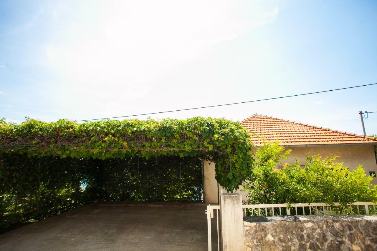 Villa Amarela Seget Vranjica Exteriér fotografie